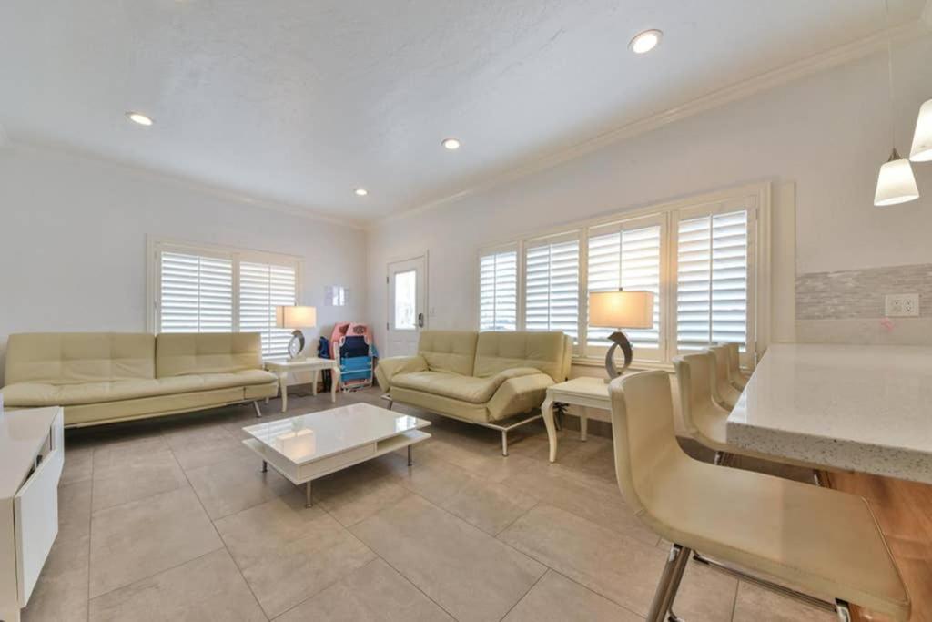 ניופורט ביץ' 1000#1 Contemporary Home W/ Parking, Grill, & Ac! מראה חיצוני תמונה
